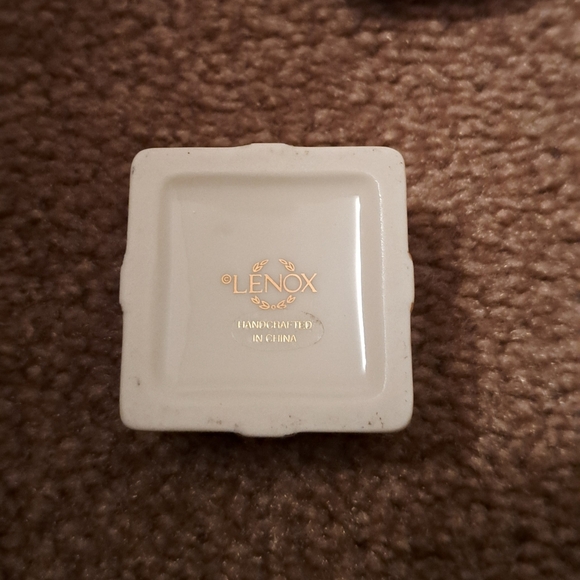 Lennox White Porcelain Trinket Dish with Gold Logo - Picture 3 of 3